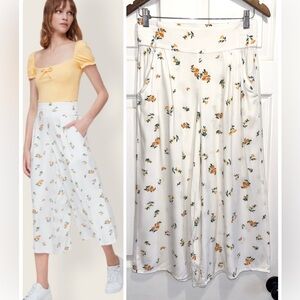 Aritzia Sunday Best Sullivan Wide Leg Pants Pull On Floral Culottes Size Small